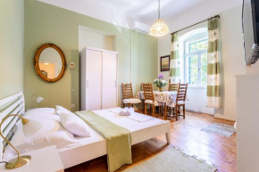 Traditional apartment Ksanta 3 min walk to the beach